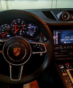 full screen poresche carplay
  pcm5